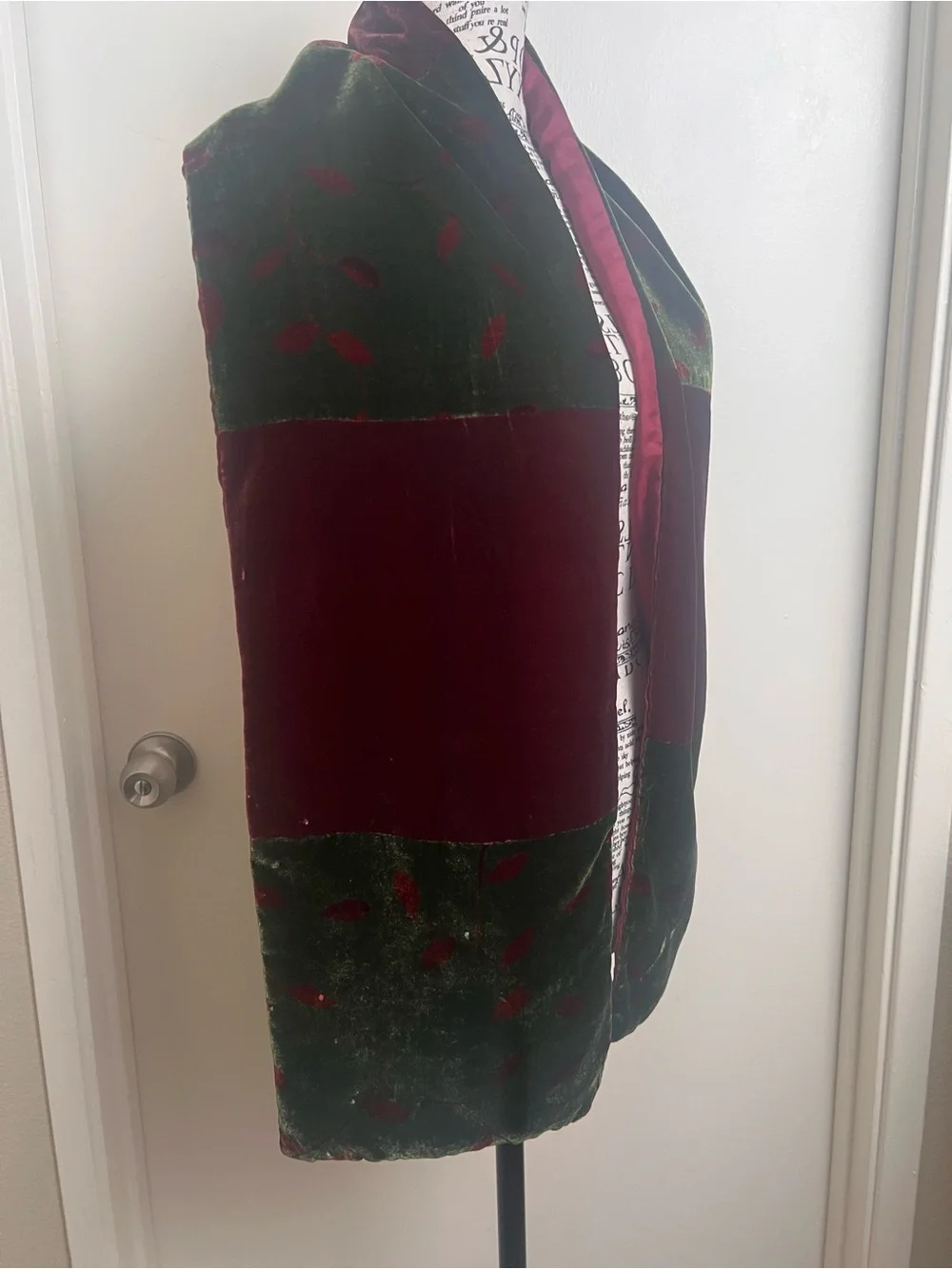 Vintage 100% Silk Velvet Scarf Shawl Green Burgundy Made USA